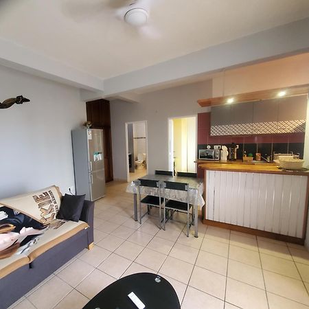 T2 Au Rez De Chaussee, Parking Prive Et Wifi Haut Debit Le Tampon Extérieur photo